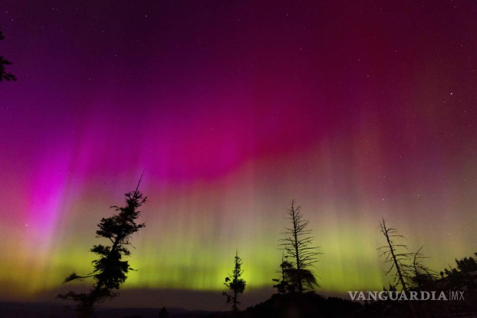 Inusual y potente tormenta solar pinta los cielos del hemisferio norte con coloridas auroras boreales (fotos)