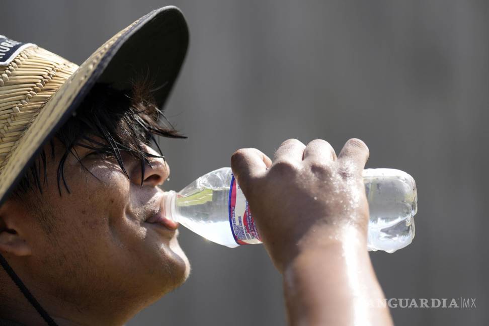 $!Los especialistas anticipan que las altas temperaturas se mantendrán en las próximas semanas.