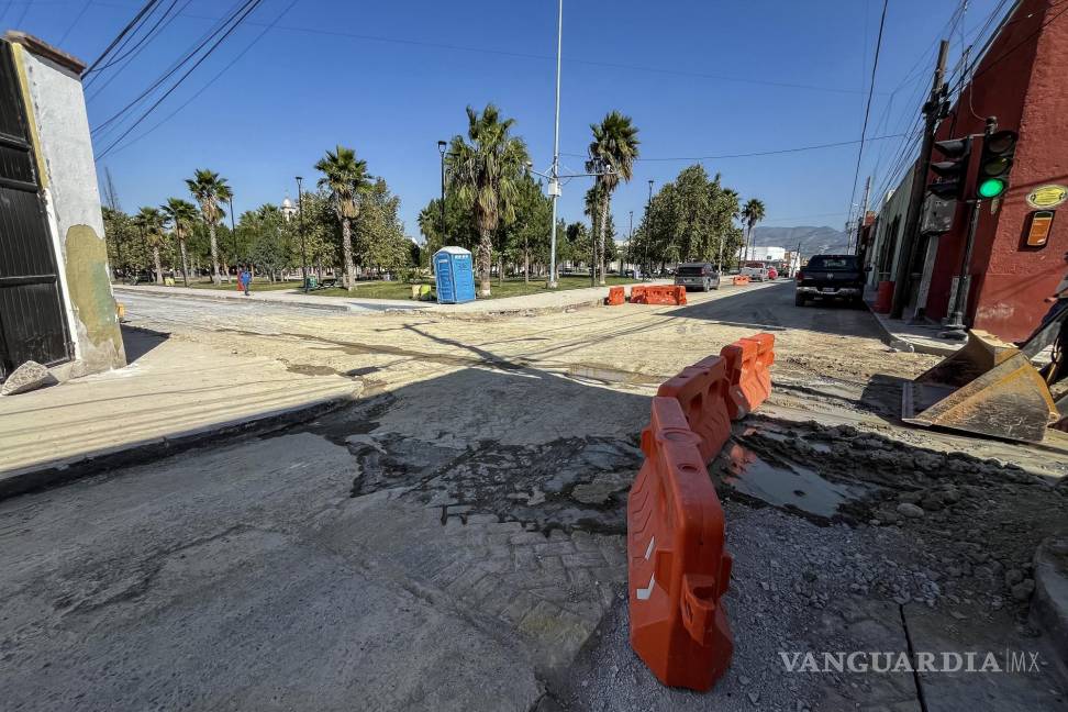 $!Los restauranteros del centro de la ciudad enfrentan una disminución en su clientela debido a la falta de accesibilidad durante las remodelaciones.