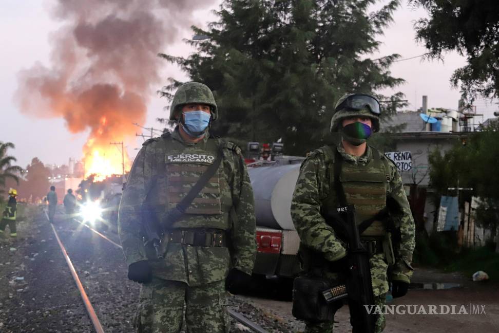 $!CONTEXTO: Una fuga en una toma clandestina de gasolina causó una explosión que dejo un saldo preliminar de un muerto y varios heridos, además de decenas de casas afectadas en la Junta Auxiliar de San Pablo Xochimehuacán.