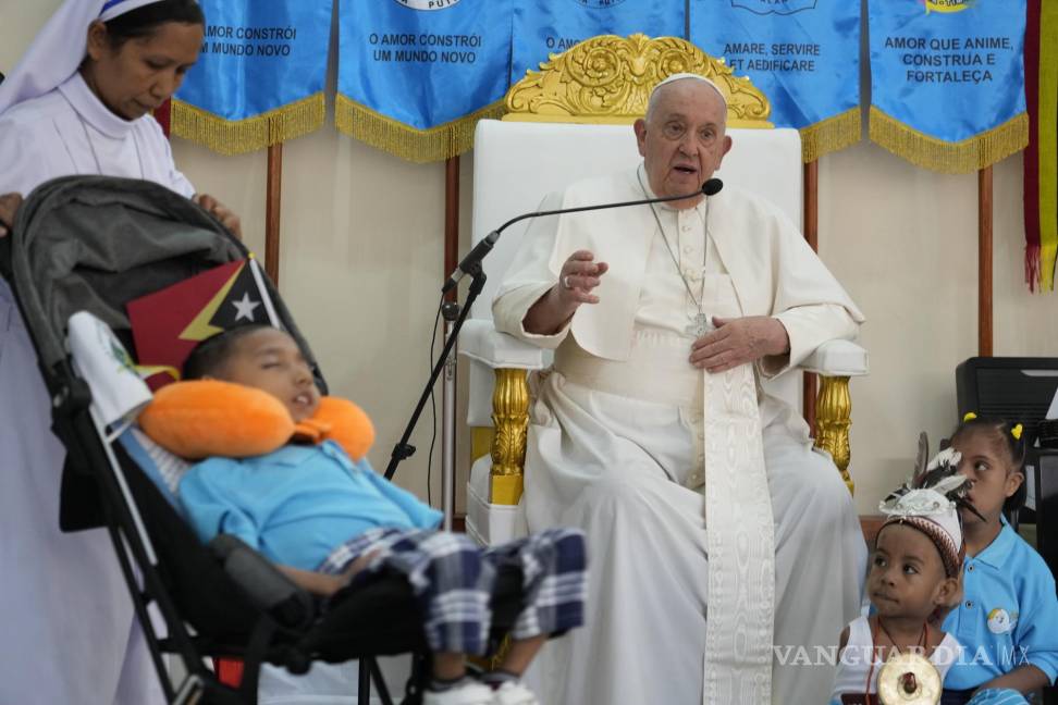 $!El papa Francisco habla durante una visita a la escuela Hermanas Alma para niños con discapacidad, en Dili, Timor Oriental.