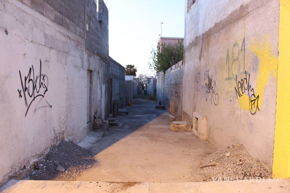 $!Gas Natural destruye calle que pagaron los vecinos, en Saltillo