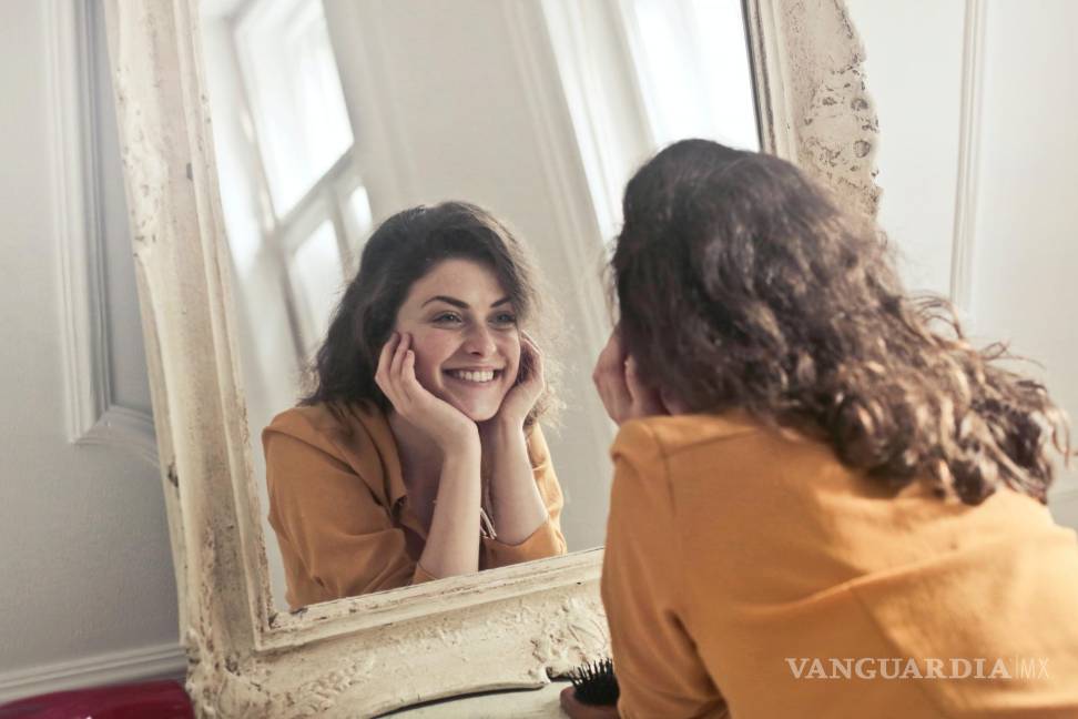 $!Mirarnos al espejo con una actitud positiva cada mañana.