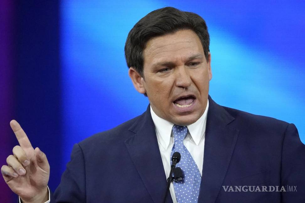 $!El gobernador de Florida, Ron DeSantis, durante un evento en Orlando, Florida.