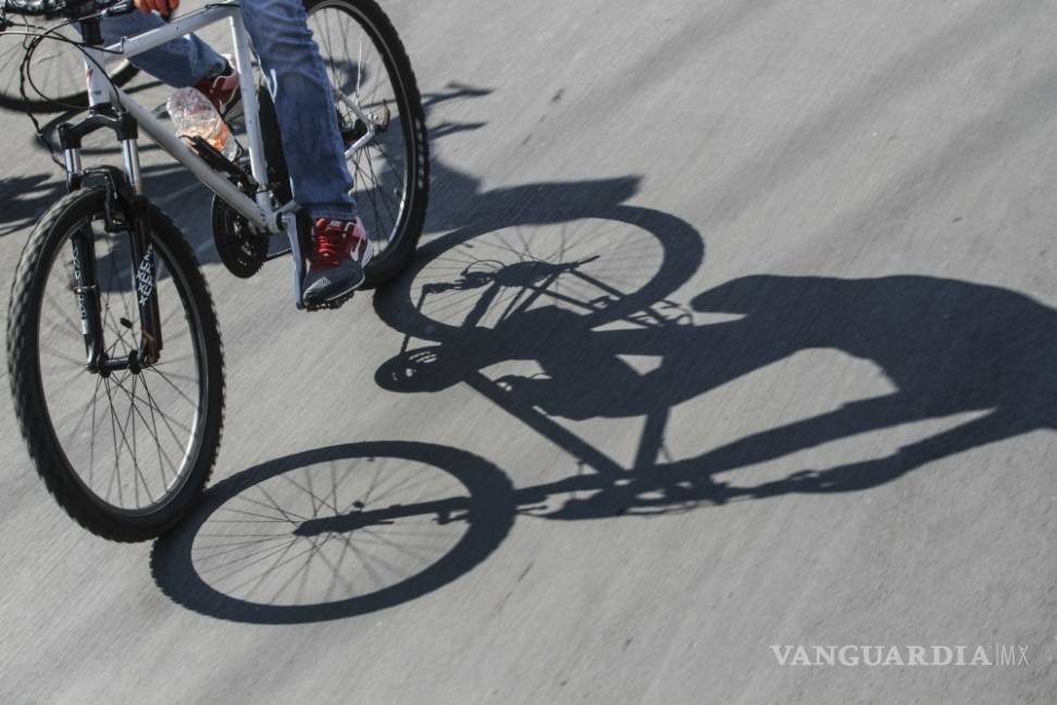 Conductor de pick up huye tras causar muerte a ciclista en Gómez Palacio, Durango