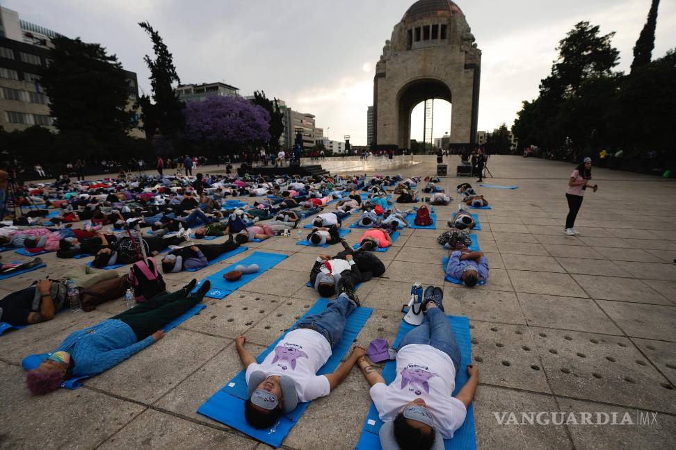 Así conmemoran en CDMX el Día Mundial del Sueño, cientos de personas se toman una “siesta masiva” (Fotos)