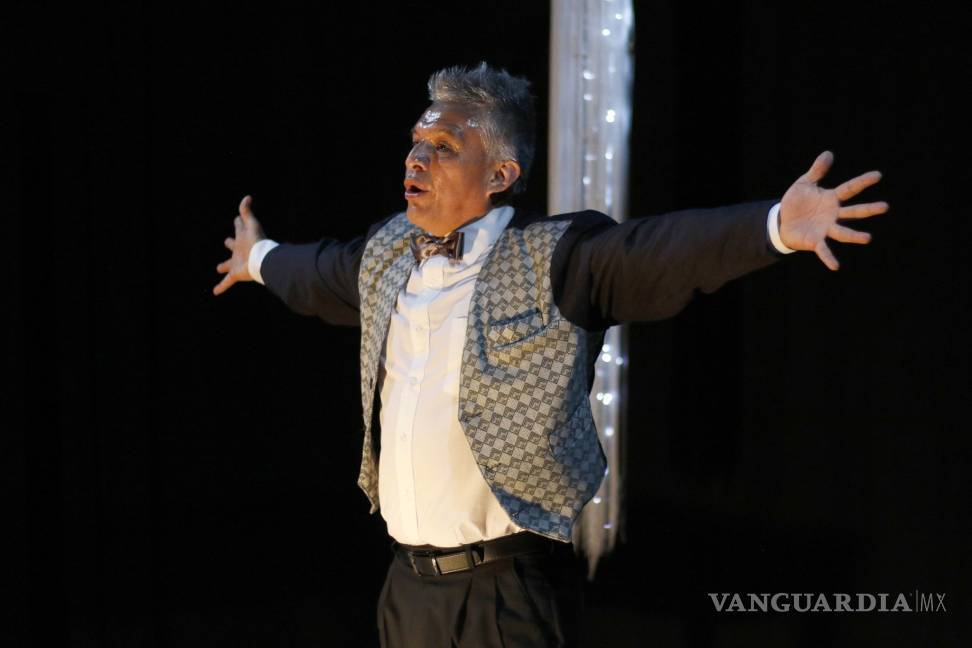 Muestran en teatro las tendencias de la vida contemporánea