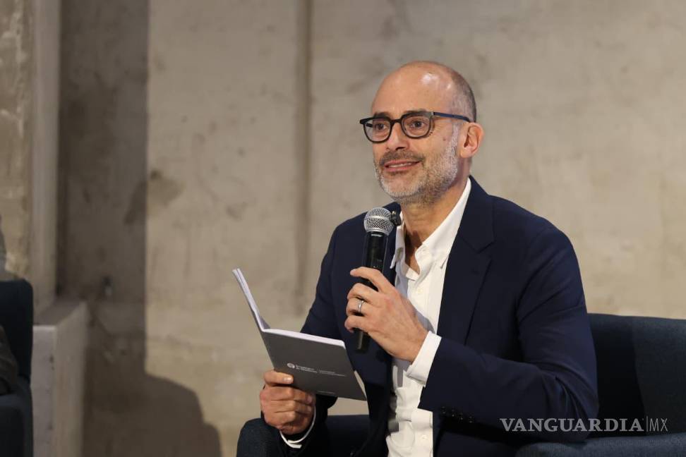 $!El exalcalde independiente de San Pedro Garza García, Miguel Treviño de Hoyos, presentó su libro “Contracorriente” en Saltillo, donde compartió experiencias de gestión y desarrollo urbano.