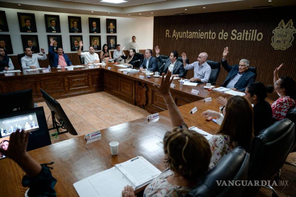 $!En la sesión de Cabildo también se turnaron a comisiones propuestas de movilidad, planeación urbana y reglamentos municipales.