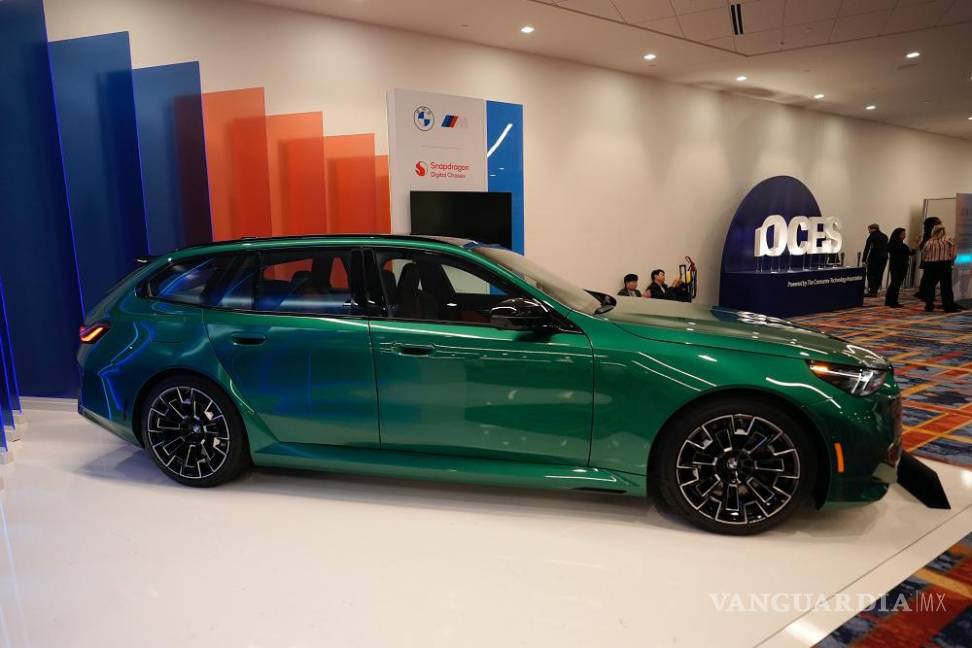 $!Un BMW M5 Touring se exhibe en un stand de BMW durante la feria tecnológica CES el martes 7 de enero de 2025 en Las Vegas.