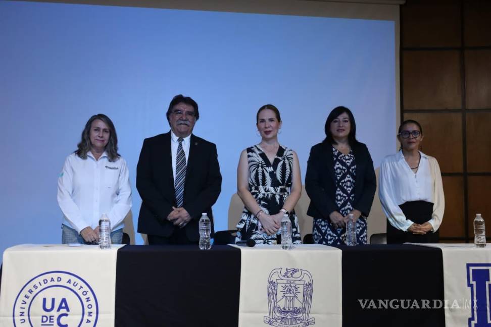 $!La coordinadora de la Unidad Laguna, Sandra López Chavarría, destacó que el foro se ha consolidado como un referente en el análisis y promoción de la sustentabilidad.