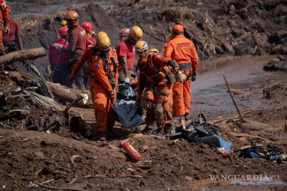 $!Aumentan a 165 los muertos por colapso de presa en Brasil