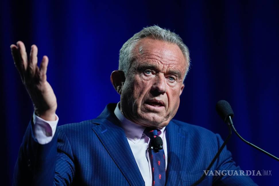 $!El informe contradice la orientación de la Asociación Médica Estadounidense, que insta a los estados a no prohibir la atención de afirmación de género para menores.