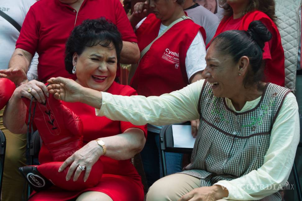 $!De Carlos Villagrán ‘Kiko’ a Laura Zapata, celebridades que saltaron de los escenarios a la política