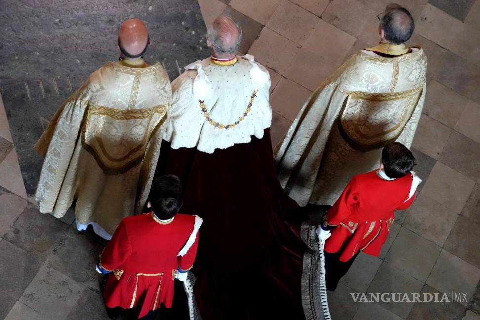 Así inicia el reinado del Carlos III tras una larga espera para ser el monarca británico (fotos)