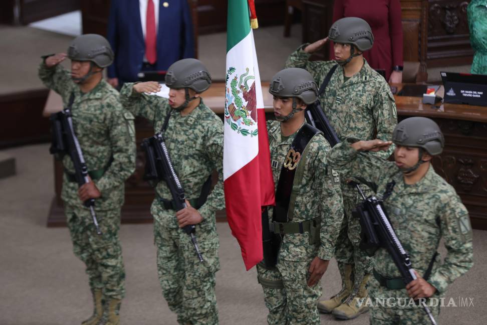 $!En sesión solemne del Congreso de Coahuila, autoridades estatales, sector privado y educativo conmemoraron el Día del Ejército Mexicano, destacando su papel en la seguridad y desarrollo del país.