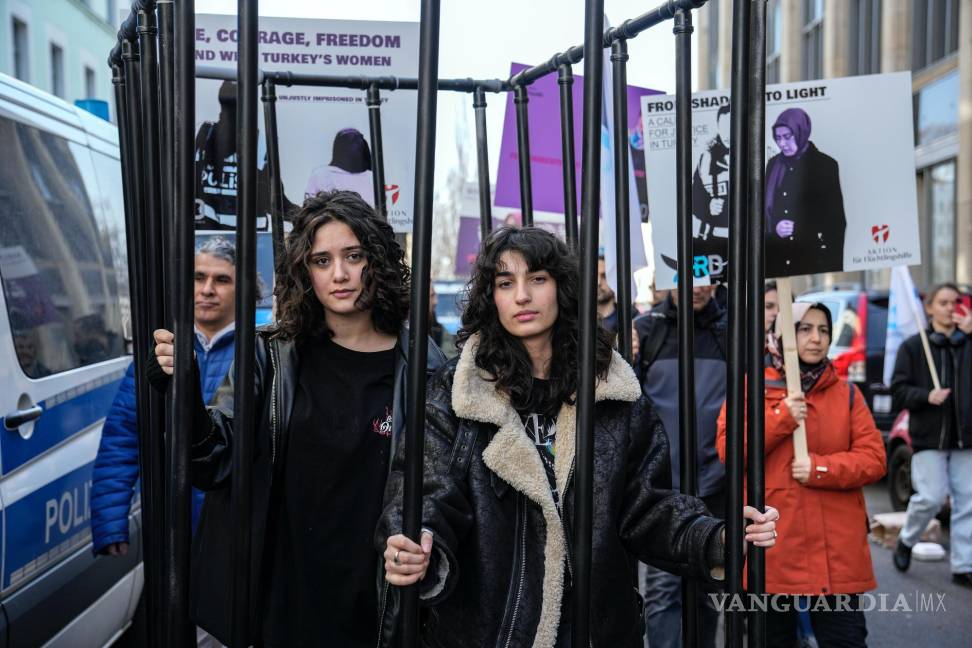 Mujeres alzan su voz en todo el para defender sus derechos y contra la violencia y la impunidad (fotos)