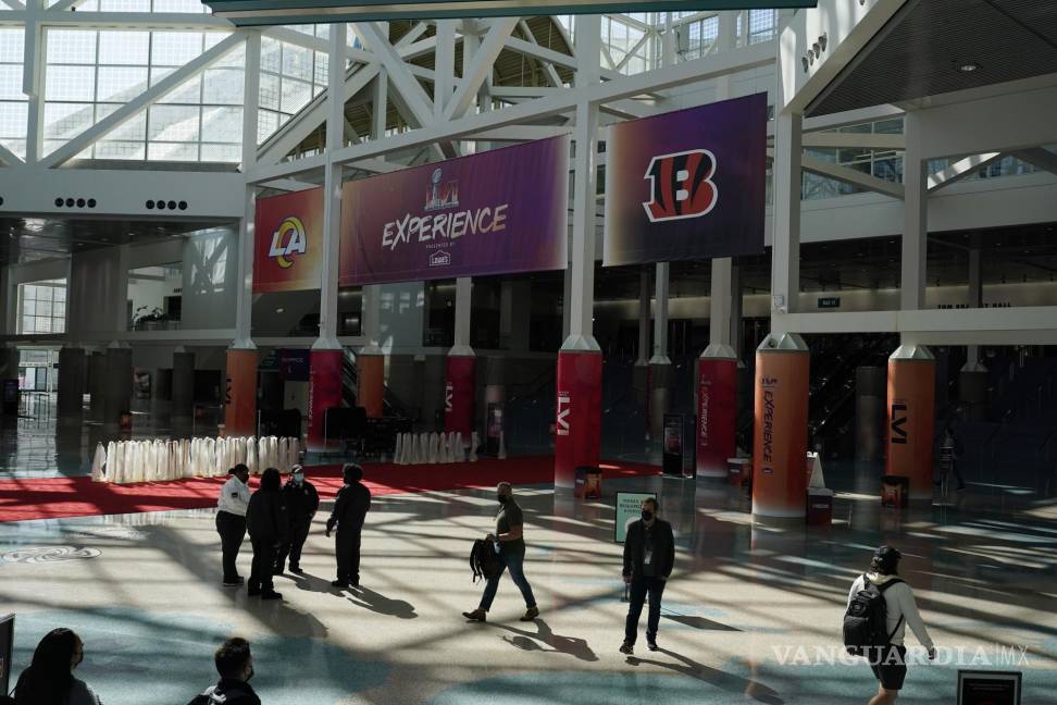 $!La entrada a NFL Experience el viernes 4 de febrero de 2022 en el Centro de Convenciones de Los Ángeles en Los Ángeles. AP/Marcio Jose Sanchez