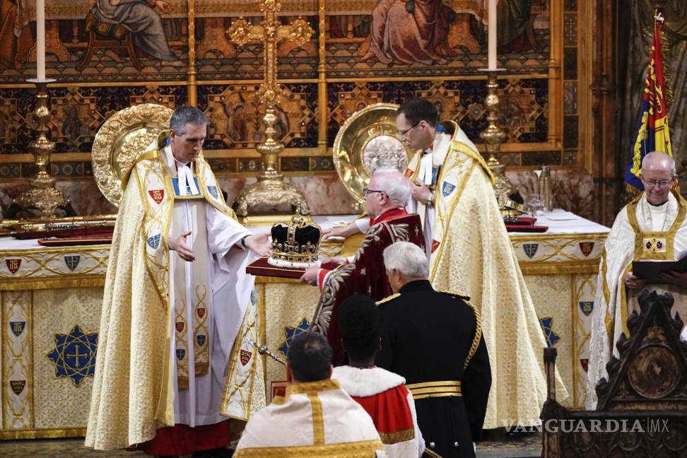 Así inicia el reinado del Carlos III tras una larga espera para ser el monarca británico (fotos)