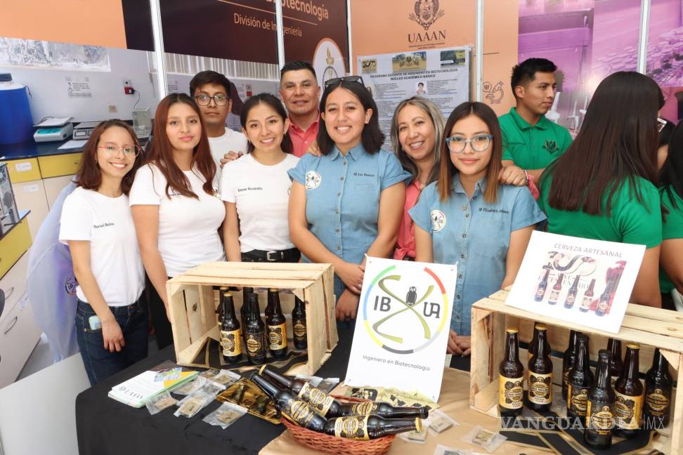 $!También se montó una exposición de productos que se elaboran en la Universidad.