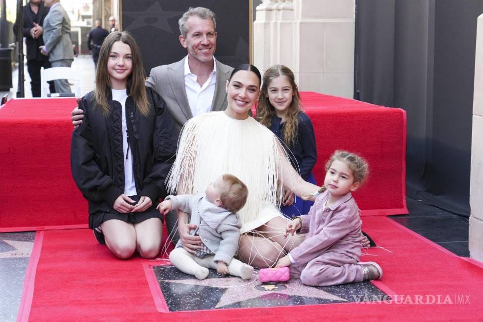 $!La familia de Gadot estuvo presente en la ceremonia.