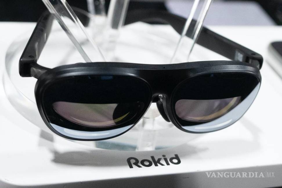 $!Rokid muestra sus gafas de realidad aumentada de perfil bajo durante la feria CES 2025.