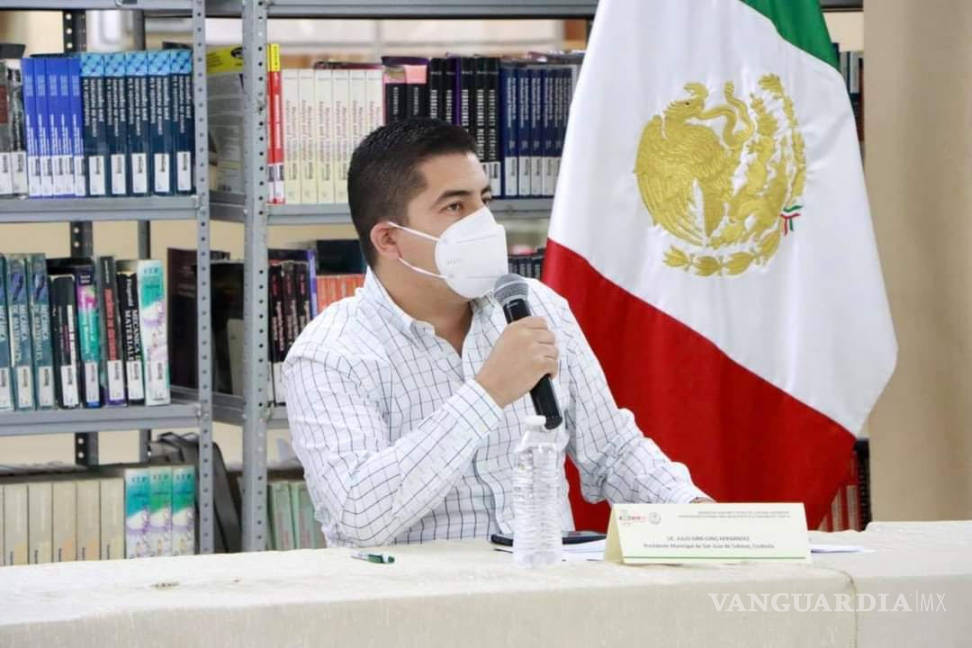 $!El lunes reabren bibliotecas en la región carbonífera de Coahuila: Julio Long