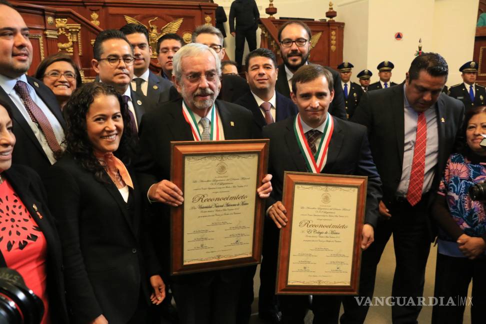 $!Reciben UNAM y Colmex la Medalla al Mérito Ciudadano 2016