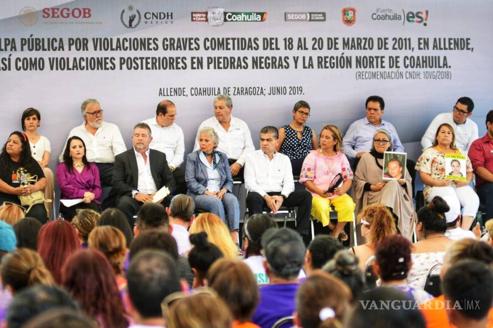 $!En junio de 2019, Encinas acompañó a la entonces secretaria de Gobernación, Olga Sánchez, a la disculpa pública del estado mexicano por la masacre en Allende.