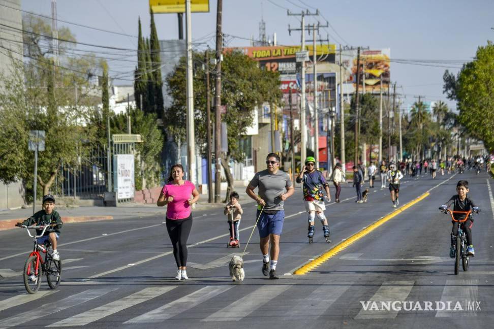 $!Cada domingo, el boulevard V. Carranza se convierte en el punto de encuentro para ciclistas, patinadores y runners.