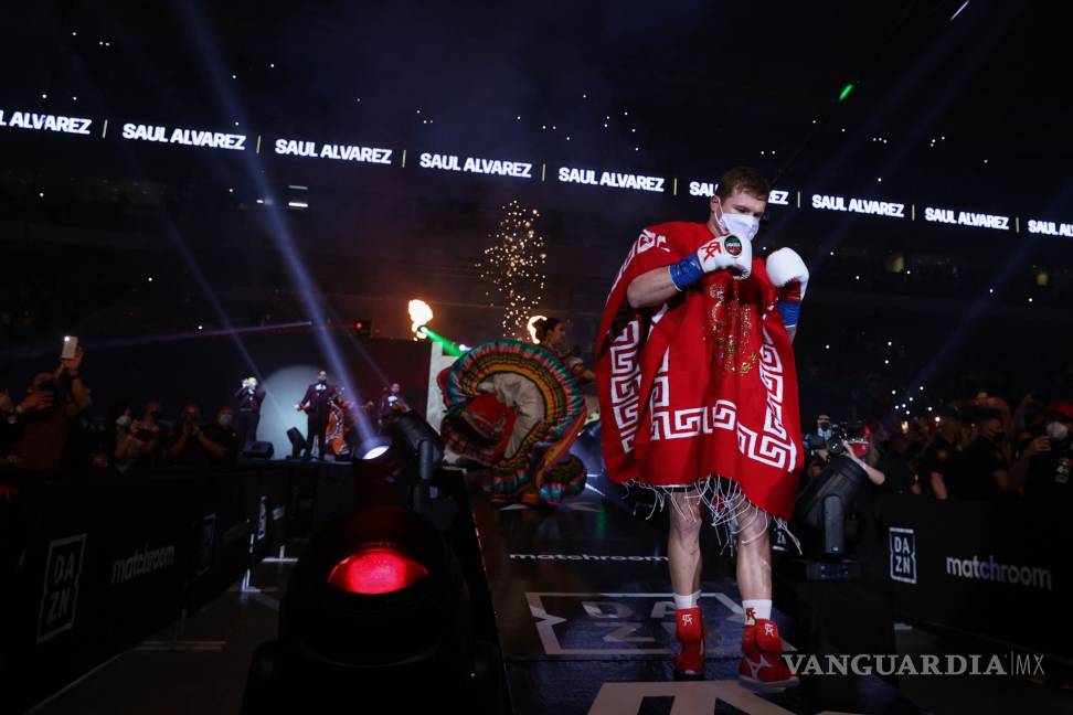 $!Así lució el 'Canelo' Álvarez su sarape fabricado en Saltillo