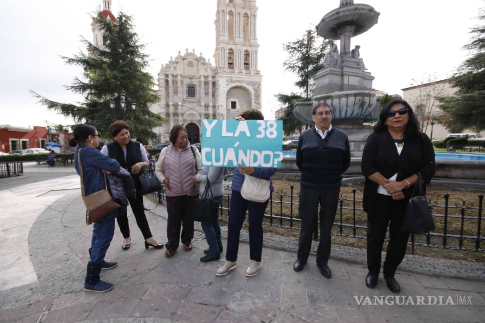 $!Maestros exigen resultados en indagatorias por desvíos en la Sección 38 de Coahuila