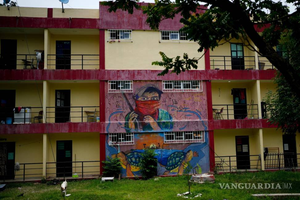 $!Un mural cubre los cuartos de la escuela Normal Rural Raúl Isidro Burgos en Ayotzinapa, en el estado de Guerrero, México.