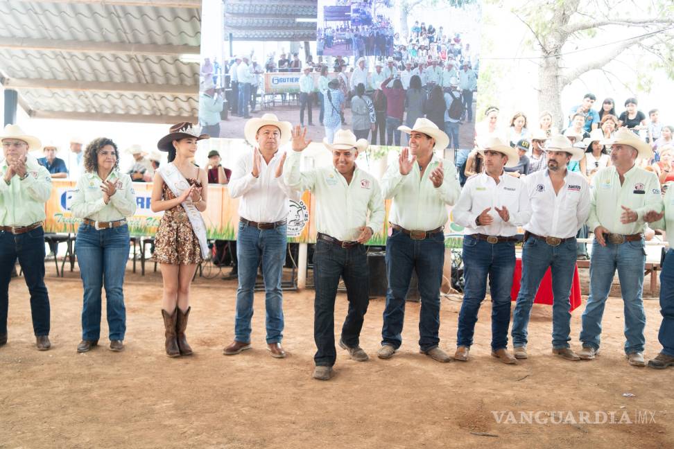 $!Sabinas lleva a cabo con éxito el Concurso del Becerro Gordo