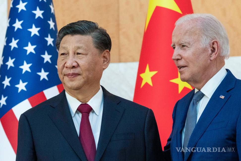 $!El presidente Joe Biden, junto al presidente chino, Xi Jinping, antes de una reunión al margen de la cumbre del G20, el 14 de noviembre de 2022, en Bali, Indonesia.