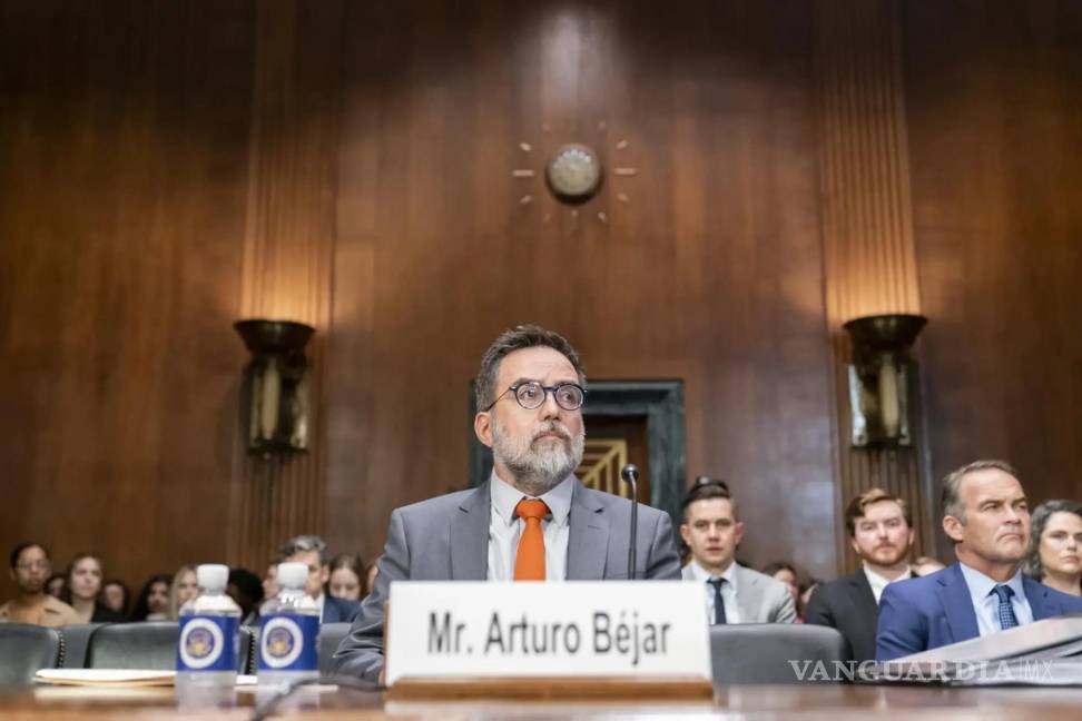 $!Arturo Béjar, ex empleado de Facebook, testifica ante el Subcomité Judicial del Senado sobre Privacidad, Tecnología y Derecho.