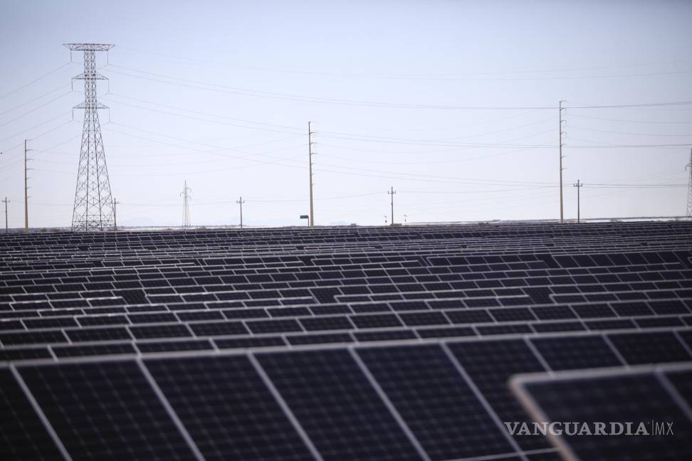 Obligado por la invasión rusa en Ucrania, México presenta “la mayor planta solar de Latinoamérica”