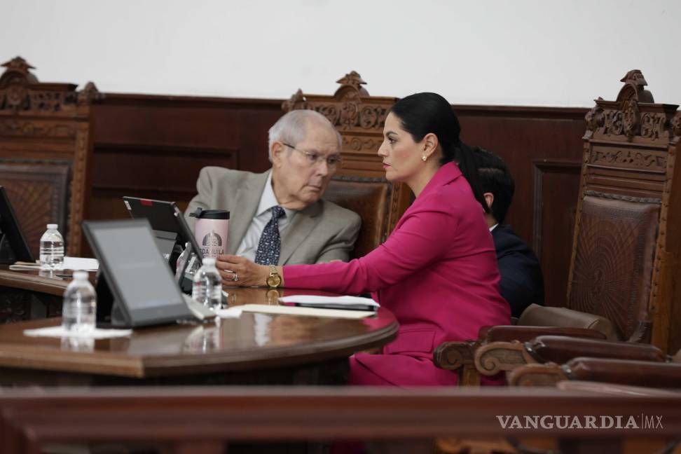 $!Luz Elena Morales, presidenta de la Junta de Gobierno del Congreso estatal, criticó el actuar de Noroña al visitar la entidad.