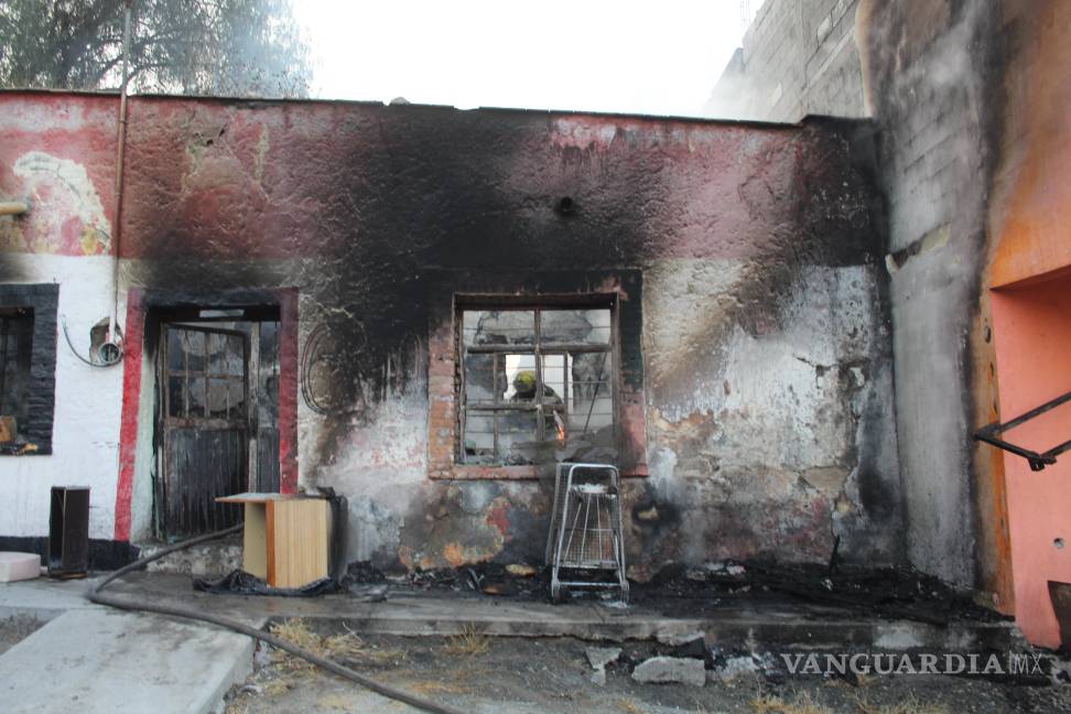 Incendian casa en Águila de Oro, en Saltillo; identifican a los responsables