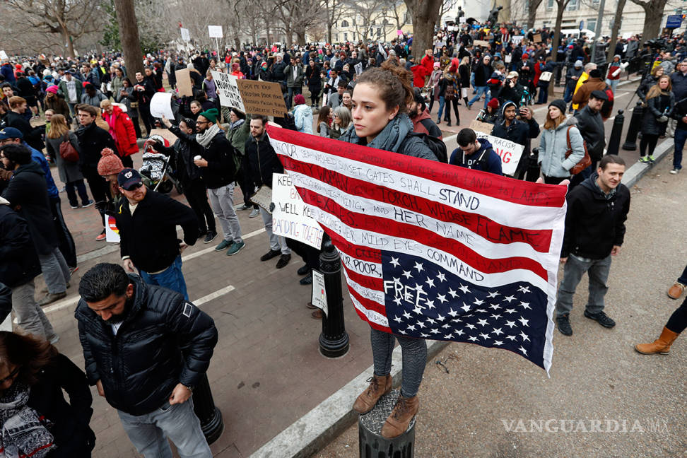 $!Europa rechaza con fuerza el veto migratorio de Trump