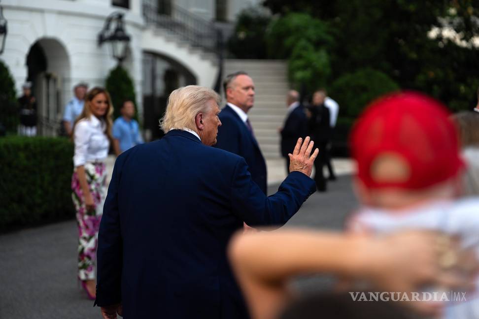 $!El presidente Trump se encuentra atrapado entre los aislacionistas de “América Primero” y otros miembros de su partido que aplauden los ataques de Israel contra Irán.
