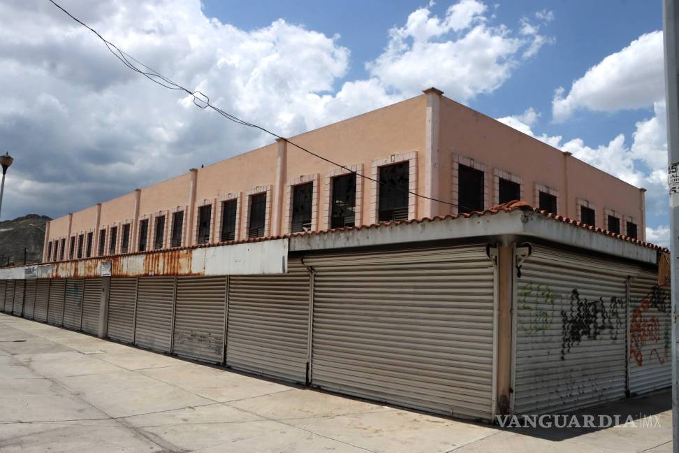 $!Saltillo: Ven ideal convertir abandonado mercado Francisco I. Madero en estación de tren de pasajeros