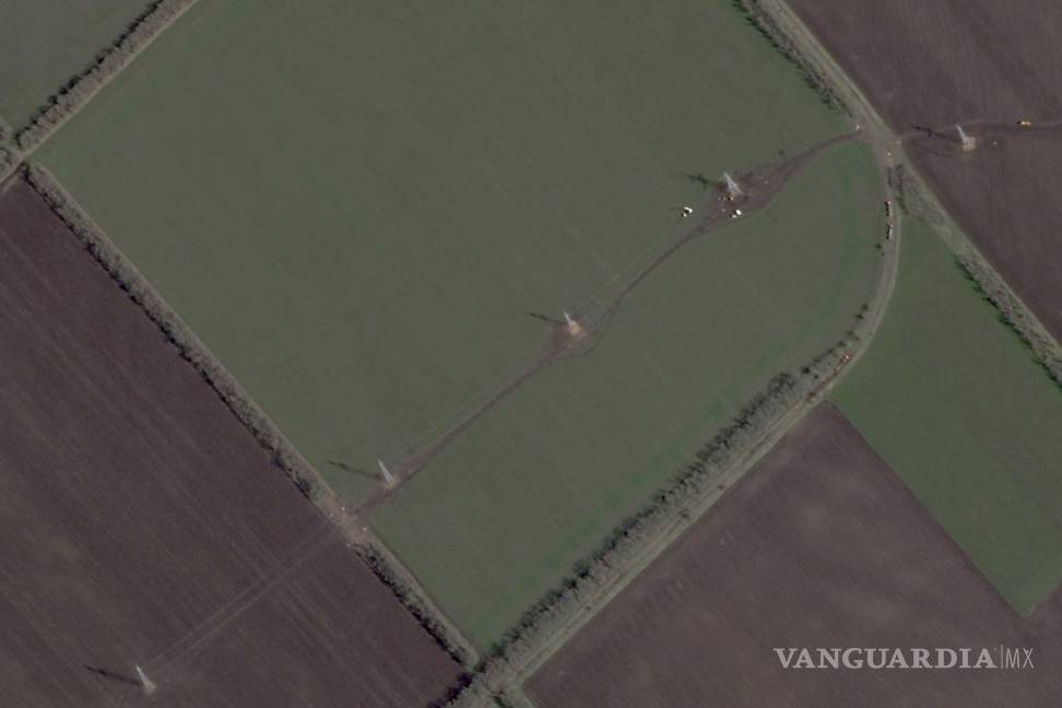 $!Las imágenes proporcionadas por Planet Labs PBC mostraron restos de aviones y áreas quemadas en la Base Aérea de Belaya, una instalación importante para la fuerza de bombarderos de largo alcance de Rusia.