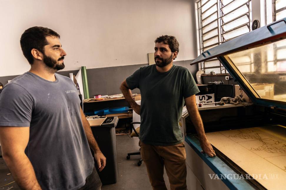 $!Felipe Martínez, a la izquierda, y Bernardo Souza, amigos de Gerhard Daniel Campos Wittich, en Río de Janeiro. Wittich era el alias de Artem Shmyrev, un espía ruso.