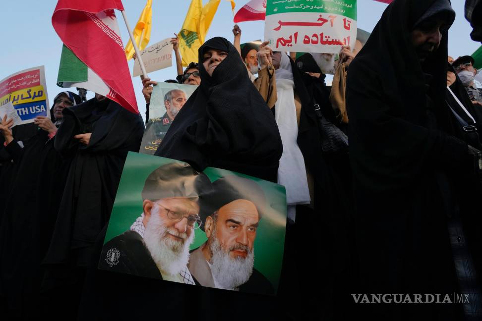 $!Muchas mujeres en Teherán todavía se niegan a usar el hiyab. Pero los activistas temen que la guerra desencadene nuevas restricciones.