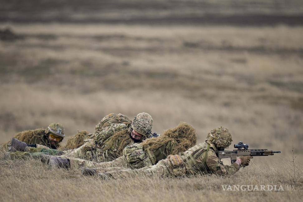 $!Las fuerzas británicas de la IRF mantienen una posición durante el ejercicio Steadfast Dart 2025, en el que participan en la mayor operación de la OTAN.