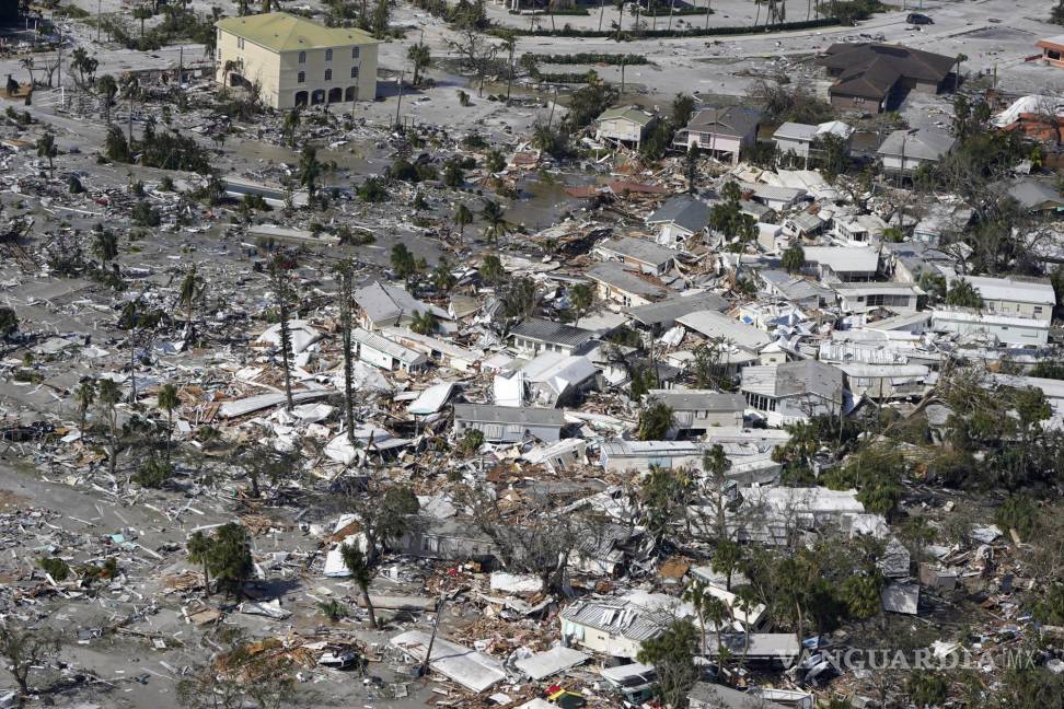 $!Se muestran casas dañadas y escombros después del huracán Ian en Fort Myers Beach, Florida.