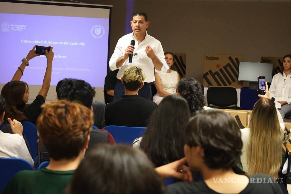 $!El rector reiteró que la UAdeC trabaja con responsabilidad y transparencia para apoyar a la juventud.