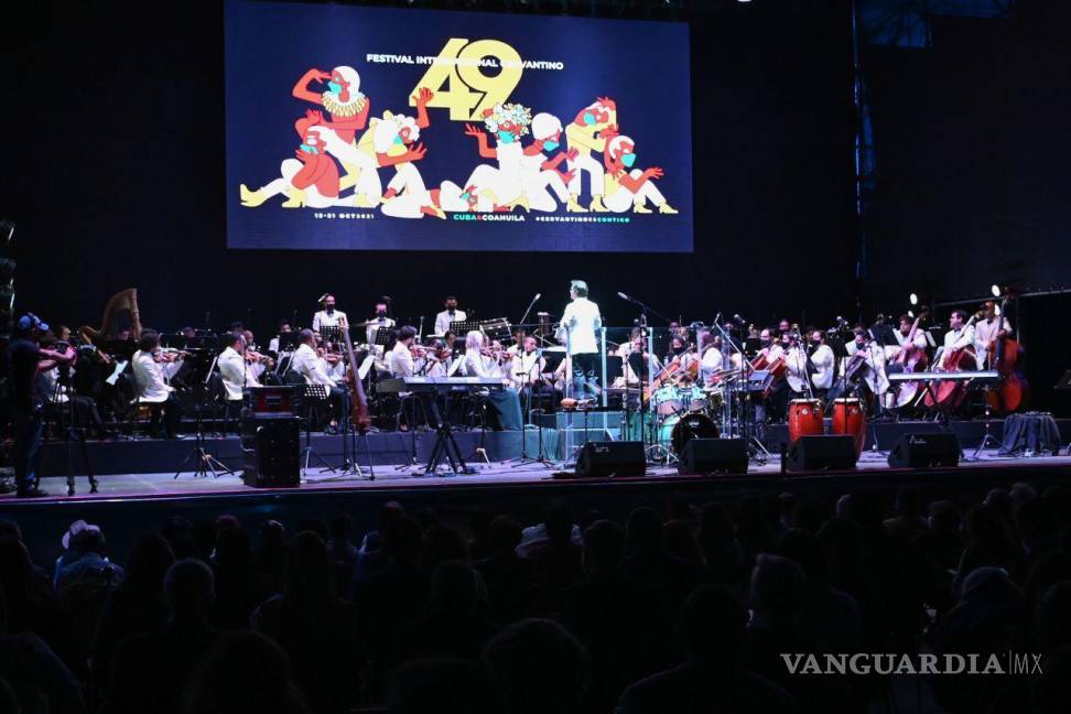 $!La Orquesta Filarmónica del Desierto dio el banderazo inicial a la inauguración de la edición 49 del Festival Internacional Cervantino en la ciudad de Guanajuato. Cuartoscuro/Daniel Augusto