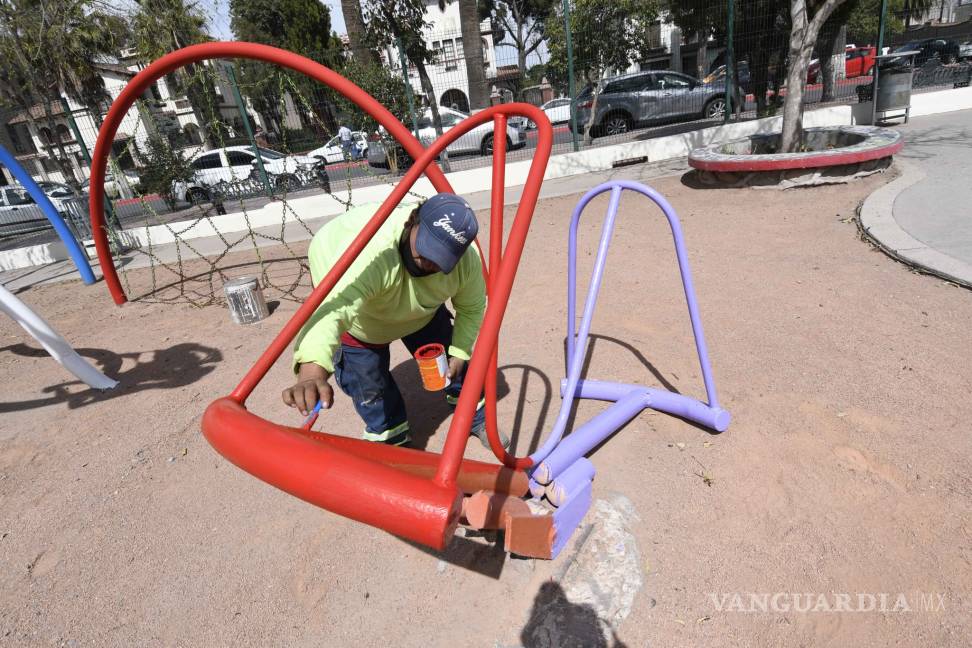 $!Rehabilitan áreas infantiles y parques para reapertura en Saltillo